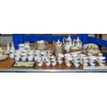 APPROXIMATELY 150 PIECES OF ROYAL ALBERT OLD COUNTRY ROSE TEA, DINNER & TABLE WARE