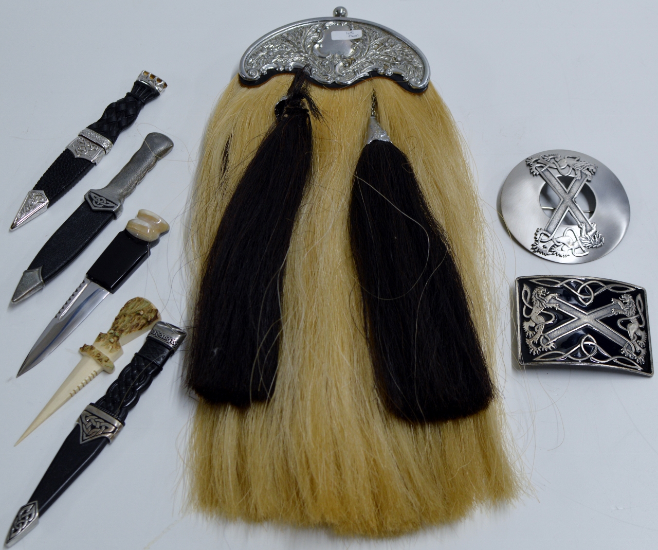 A LOT OF TRADITIONAL SCOTTISH DRESS ACCESSORIES INCLUDING A SPORRAN, 5 VARIOUS SGIAN DUBHS & 2