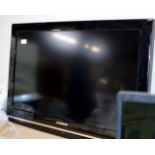 TECHWOOD LCD TV WITH WALL BRACKET & REMOTE