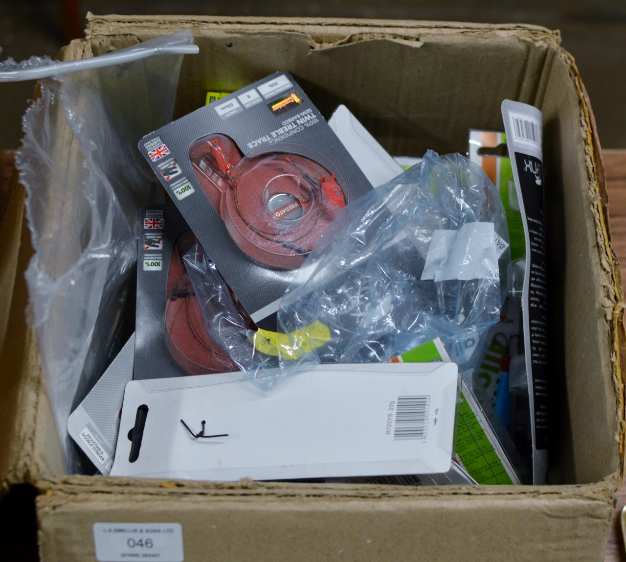 BOX CONTAINING QUANTITY ASSORTED FISHING TACKLE