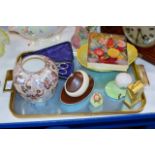 TRAY CONTAINING MALING VASE, CARLTON WARE PIN DISH WITH ORIGINAL BOX, TRAVEL CLOCK, SCISSORS ETC