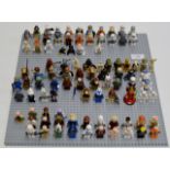 A COLLECTION OF 90+ LEGO STAR WARS FIGURES