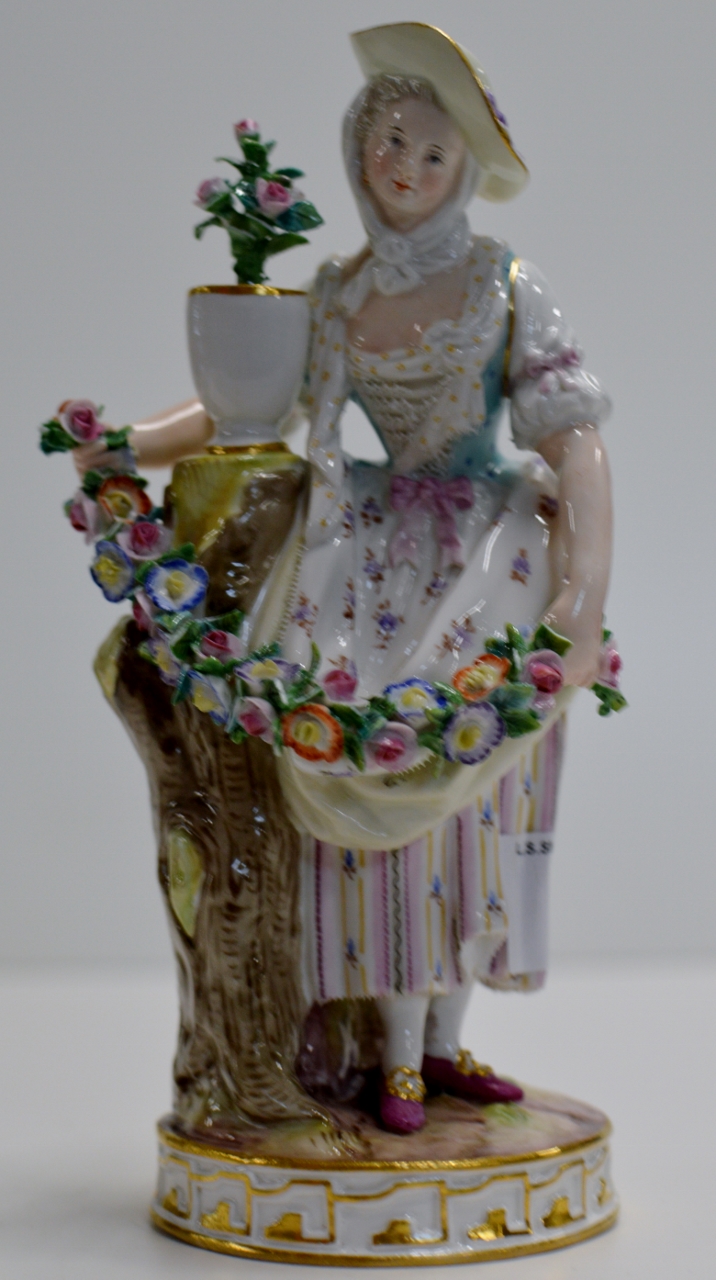 7" 19TH CENTURY MEISSEN PORCELAIN FIGURINE ORNAMENT "LADY WITH A FLORAL SASH"