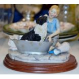 BORDER FINE ARTS ORNAMENT ON STAND "BATH TIME"