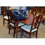 REPRODUCTION MAHOGANY GATE LEG TABLE WITH 4 CHAIRS