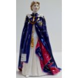 A 9" LIMITED EDITION COMMEMORATIVE ROYAL WORCESTER FIGURINE ORNAMENT - QUEEN ELIZABETH THE II, TO
