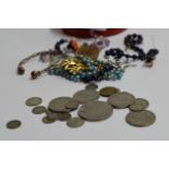 SMALL QUANTITY OF VARIOUS COSTUME JEWELLERY & SMALL QUANTITY OF OLD COINAGE