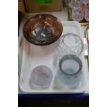 TRAY CONTAINING CARNIVAL GLASS BOWL, VASART STYLE GLASS VASE, CUT CRYSTAL VASE & 1 OTHER GLASS BOWL