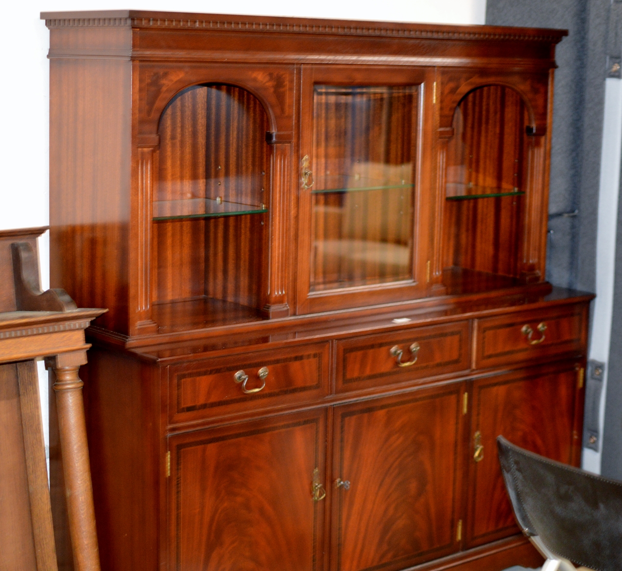 REPRODUCTION MAHOGANY LOUNGE UNIT