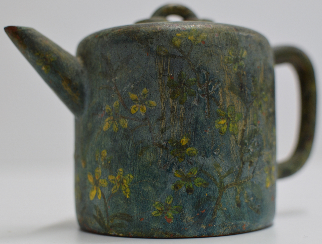 AN OLD & INTERESTING CHINESE YIXING RED CLAY LIDDED TEAPOT WITH SQUARE SEAL MARK ON BASE & CHARACTER - Image 2 of 12