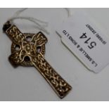 A VINTAGE STERLING SILVER IONA CELTIC CROSS PENDANT