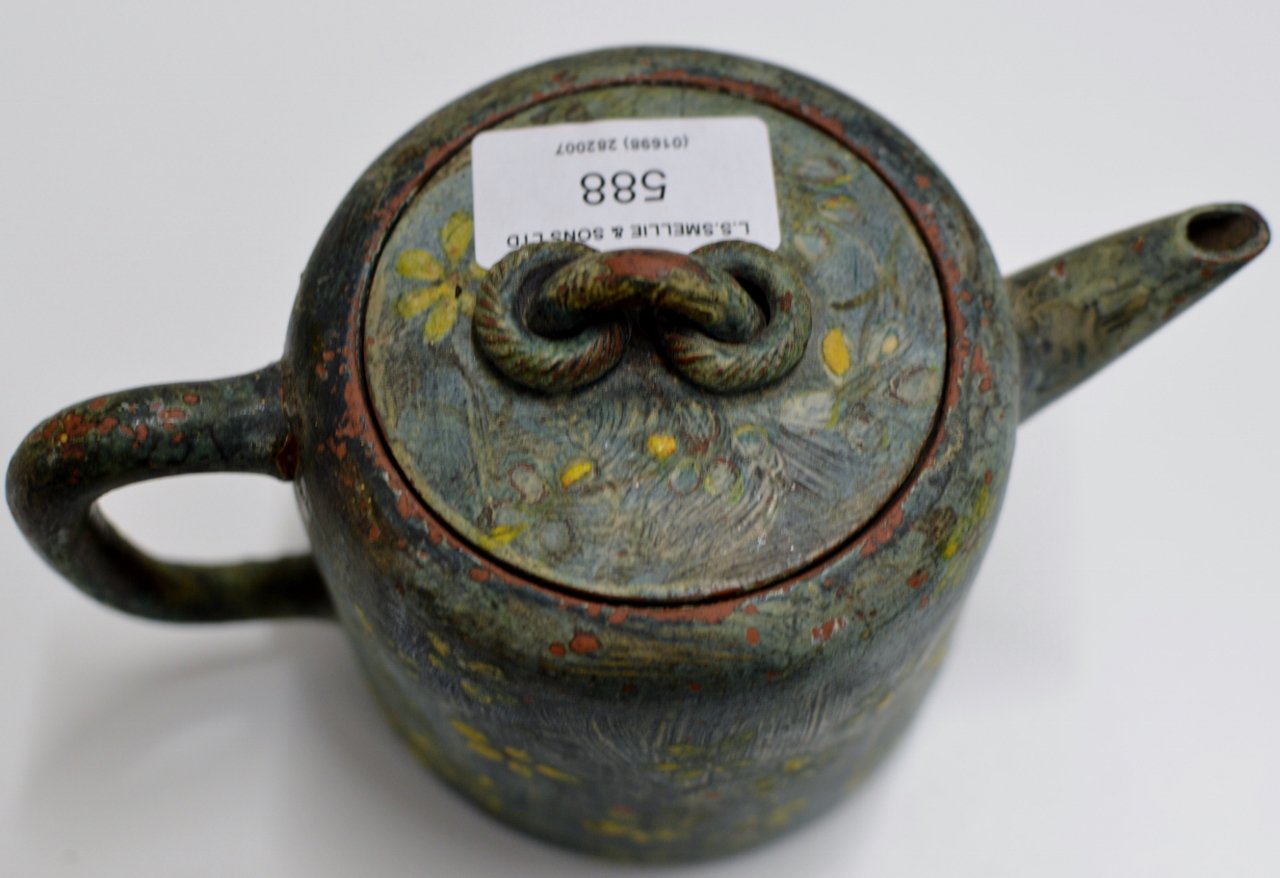 AN OLD & INTERESTING CHINESE YIXING RED CLAY LIDDED TEAPOT WITH SQUARE SEAL MARK ON BASE & CHARACTER - Image 6 of 12