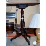 VICTORIAN MAHOGANY OCCASIONAL TABLE