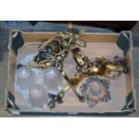 BOX CONTAINING OLD BRASS BENSON STYLE LIGHT FITTING WITH SHADES & 1 OTHER LIGHT FITTING