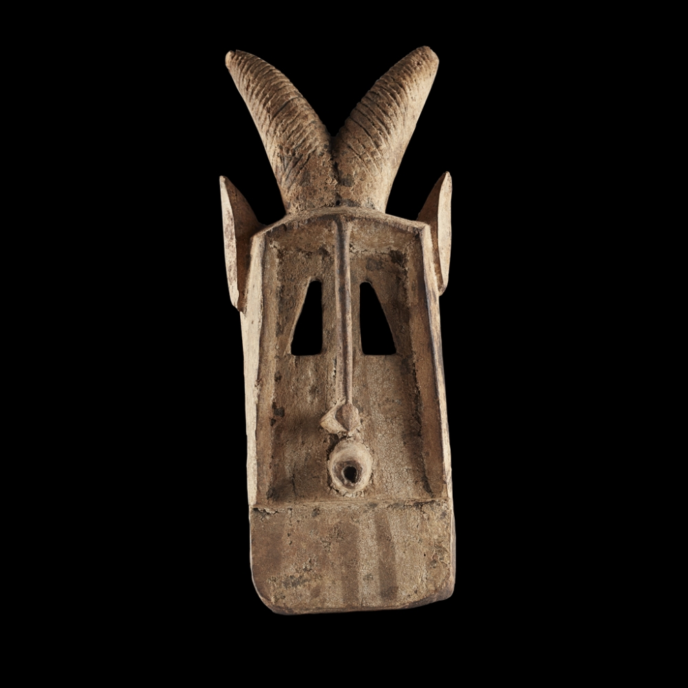 DOGON WALU ANTELOPE MASK carved wood, of classic geometrical form, the box-like head framing the - Bild 2 aus 2