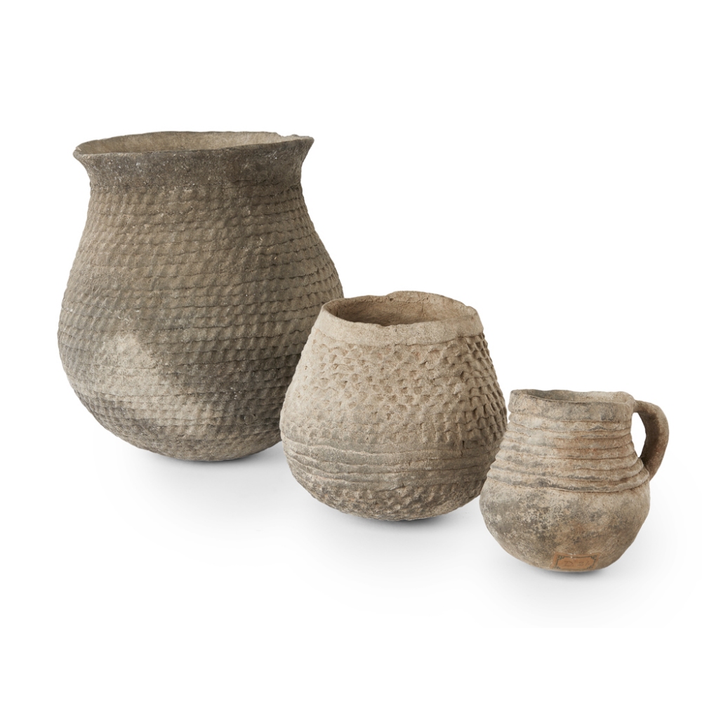 THREE PUEBLO COILED WARE JARS C. 900 - 1300 AD corrugated grey pottery, all decorated with coiled - Bild 2 aus 4