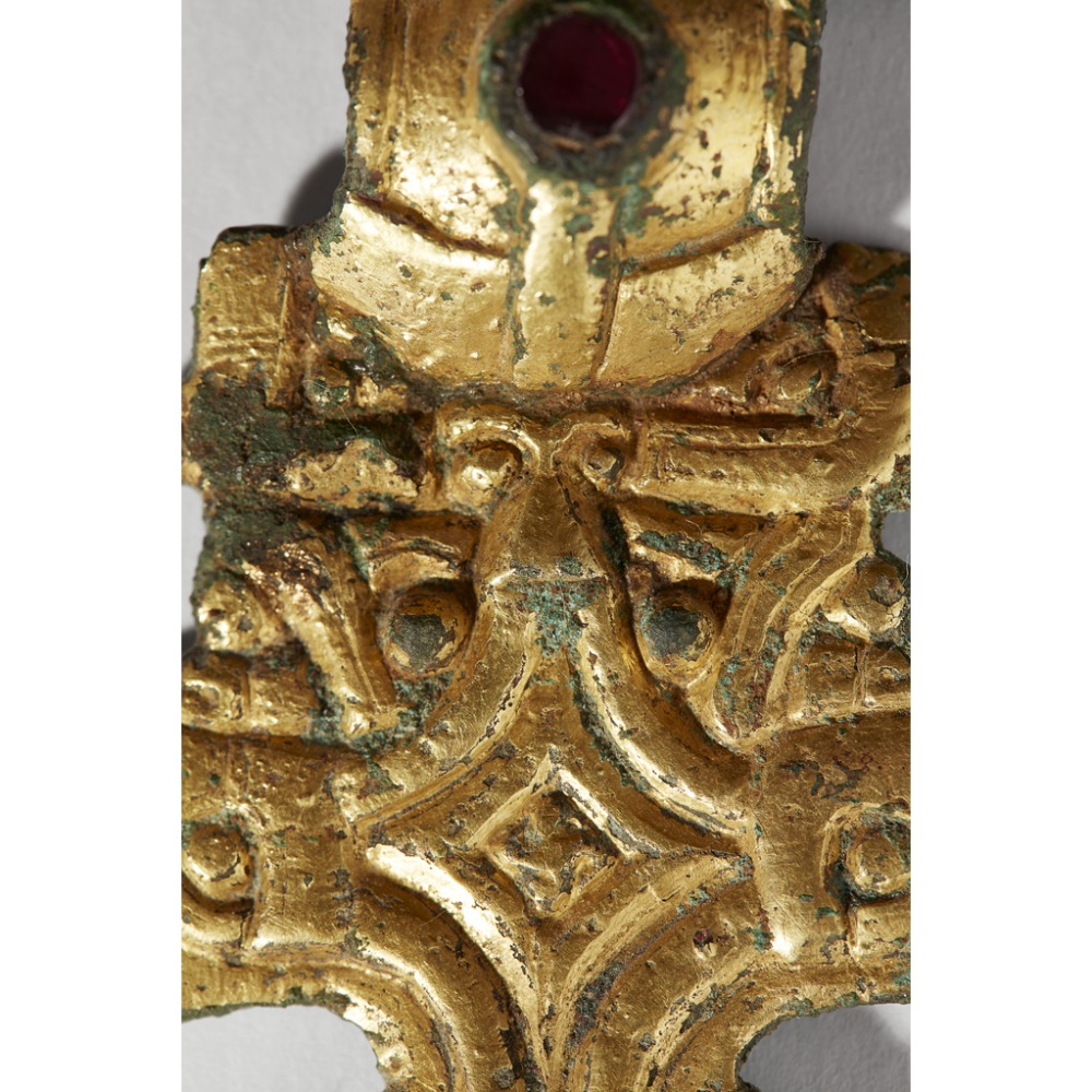 ANGLO-SAXON SQUARE HEADED BROOCH 525 - 550 AD gilded copper-alloy, the head decorated with a - Bild 5 aus 9