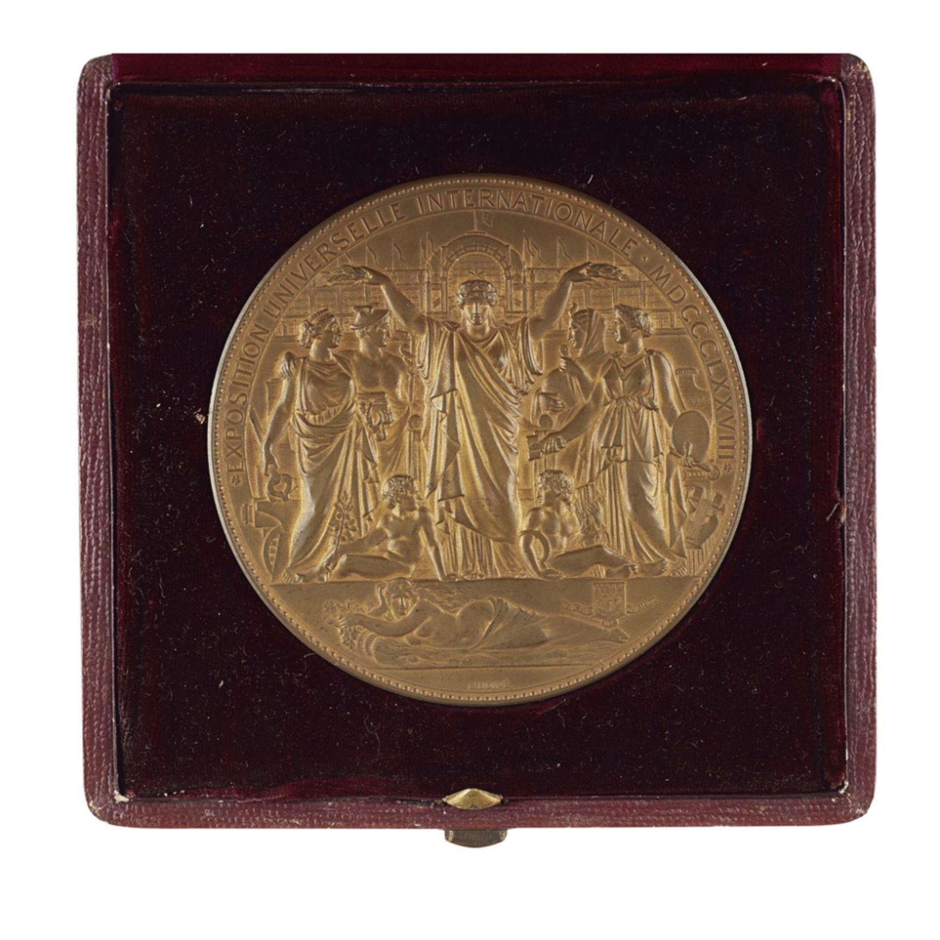 Golfing and French Exhibition medalsSt Cloud Country Club bronze medal, engraved with date 2 Juillet - Image 3 of 4