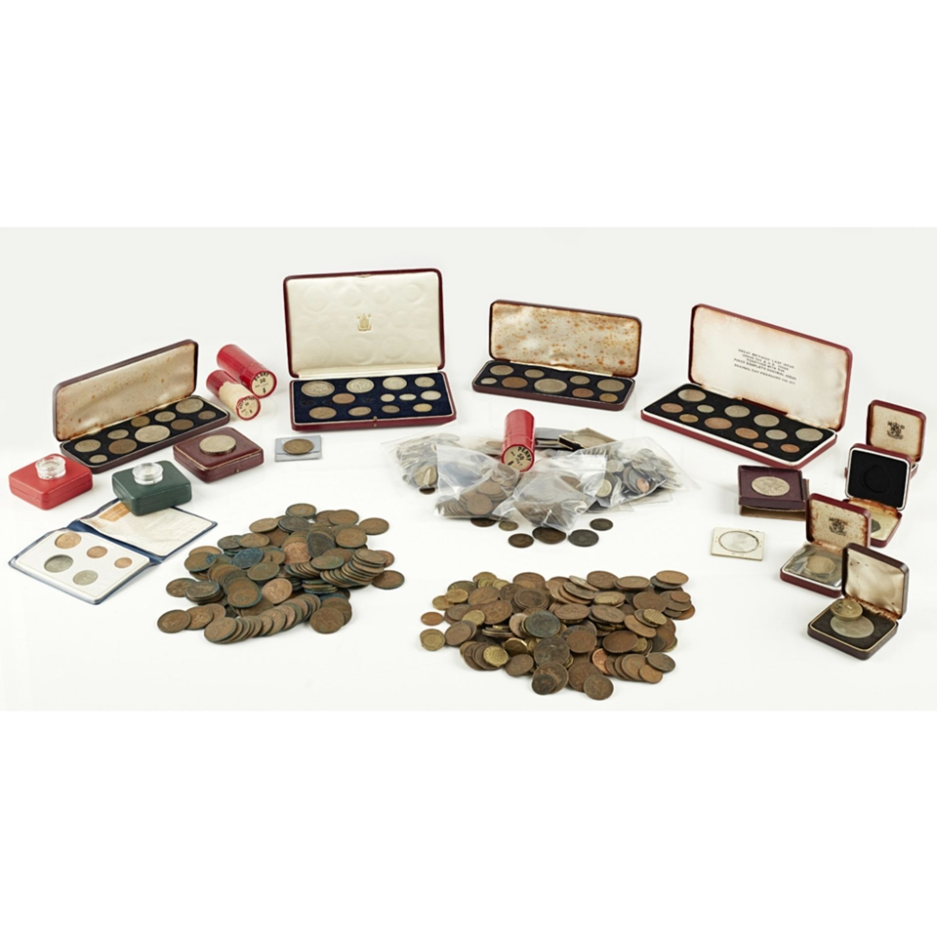 GB - A collection of mixed hammered and other coins to includeGB - James 11 Gunmoney large size,