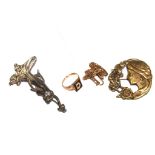 Two Art Nouveau brooches, a 9 carat gold bracelet and a 9 carat gold signet ring