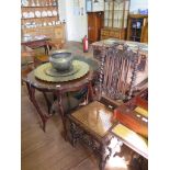 An Edwardian mahogany piecrust edge window table, with cabriole legs joined by an undershelf, 75cm