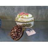 Vintage Gunther Mele heart shaped musical ring box with gilt and floral lid together with a clam