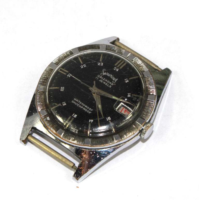 A gentleman's stainless steel services wristwatch