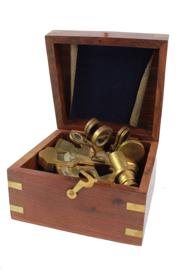 A brass miniature sextant, with filters, and 120 degree scale in a brass bound case 10.5cm long - Image 2 of 2