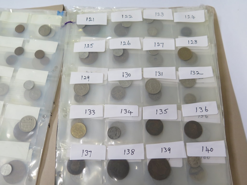 A large collection of coins to include commemorative coins, medallions, tokens, English and - Image 4 of 4