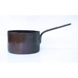 A 19TH CENTURY COPPER SAUCEPAN 25cm diameter