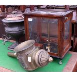 A SET OF APOTHECARY SCALES in a wooden case, 37cm wide together with a brass carriage lantern,