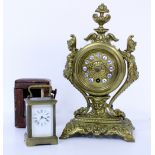 A LATE 19TH / EARLY 20TH CENTURY MINIATURE BRASS CARRIAGE TIMEPIECE 7cm in height x 5cm wide in a