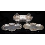 A PAIR OF GEORGE III SHEFFIELD PLATED SNUFFER TRAYS