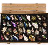 THOMAS PACCONI CLASSICS GLASS CHRISTMAS TREE DECORATIONS in a wooden case