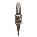 Comb Indian, 19th Century depicting Shiva, with four prongs to the top 19.5cm across