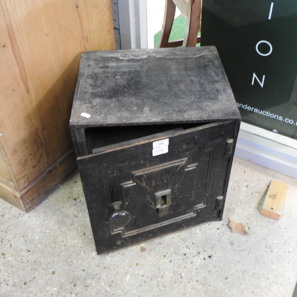 A 19th century cast iron safe, 41cm, - Image 6 of 8