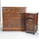 An Edwardian mahogany chest of drawers, 105cm,