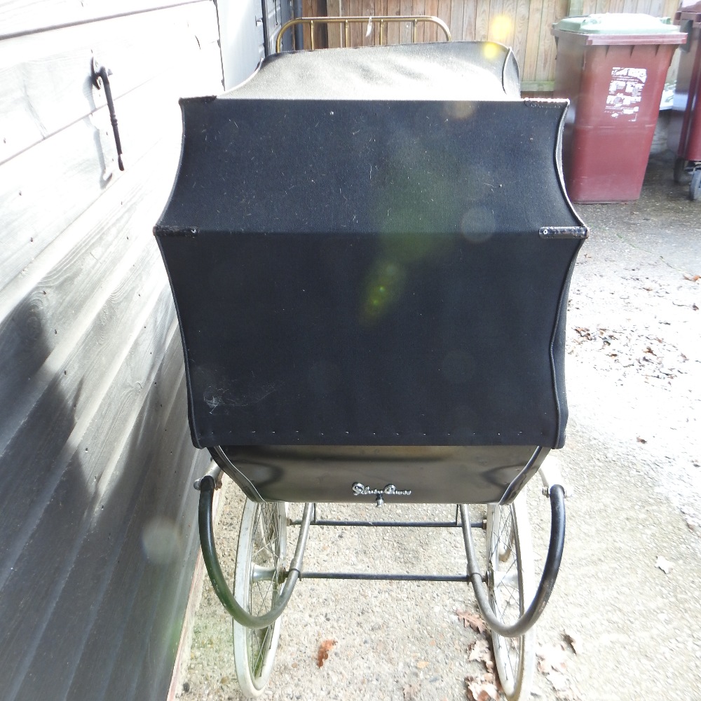 A mid 20th century Silver Cross pram - Image 13 of 13