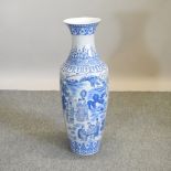 A Chinese blue and white porcelain vase,