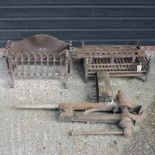 A blacksmith's vice, together with a fire grate, 56cm,