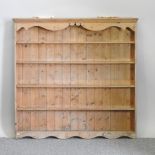 A pine plate rack,