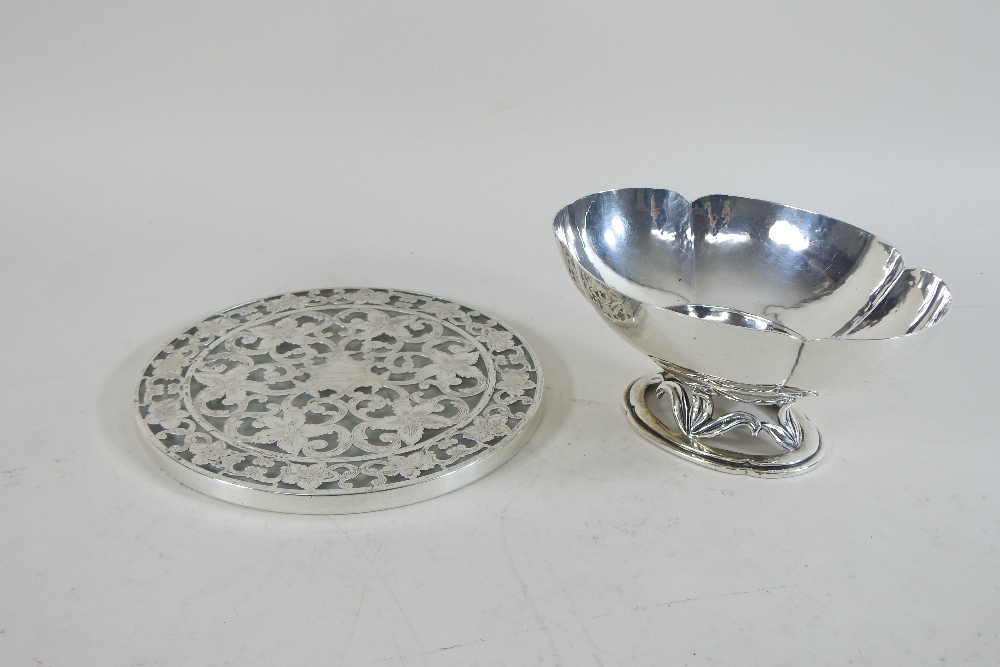 An early 20th century American sterling silver bon-bon dish, of quatrefoil pedestal shape, - Image 3 of 9