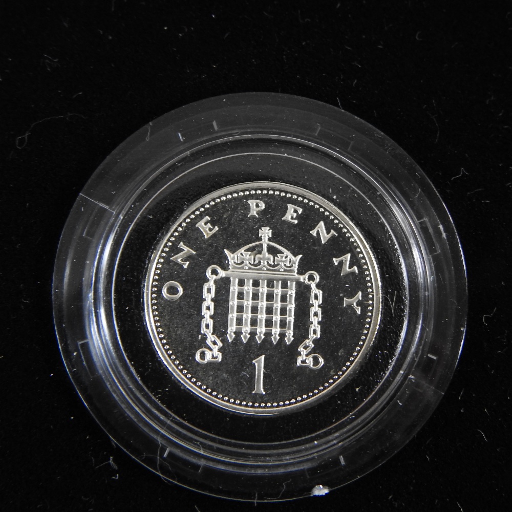 A Royal Mint silver proof set, to commemorate The Queen's 80th Birthday Collection, - Image 11 of 16