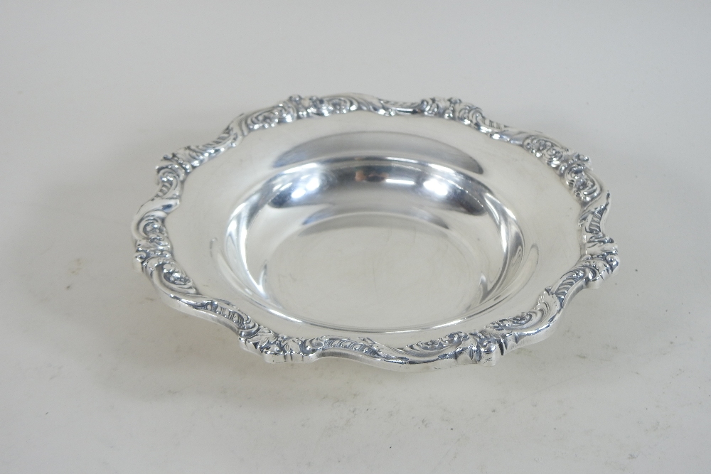 An American silver plated stand, of pierced scrolled design, stamped Wallace 3710, 22cm, - Image 9 of 15