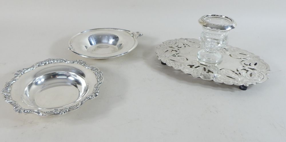 An American silver plated stand, of pierced scrolled design, stamped Wallace 3710, 22cm, - Image 3 of 15