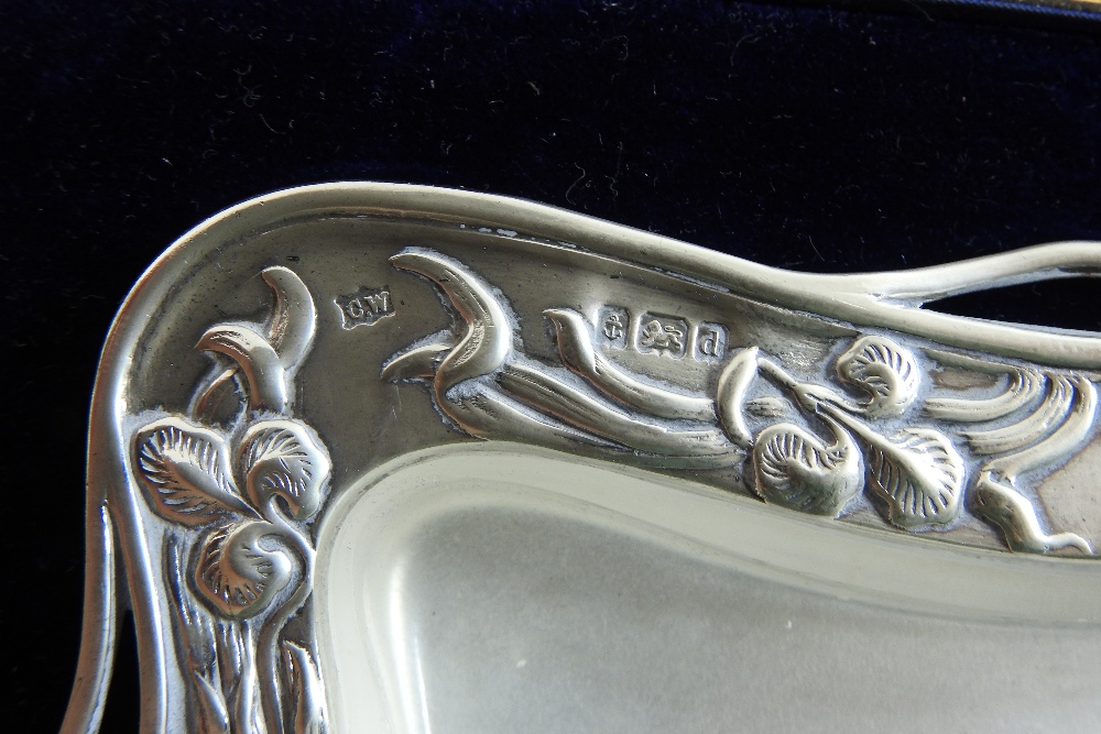 An Edwardian silver butter dish, with a glass liner and knife, Birmingham 1903, cased, - Image 2 of 15