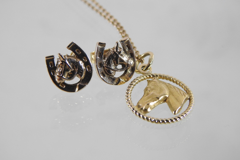 A 14 carat gold pendant, in the form of a horse's head, on an unmarked chain, - Image 3 of 7