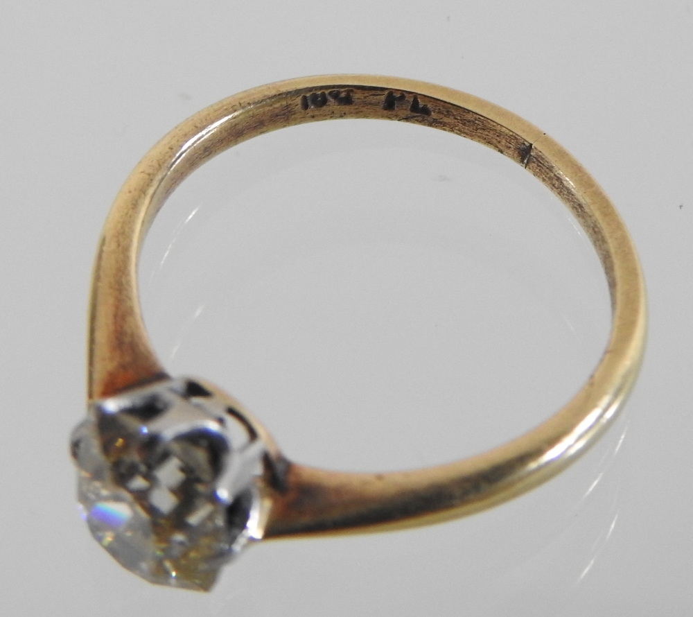 An 18 carat gold and platinum single stone diamond ring, approx 1. - Image 5 of 5