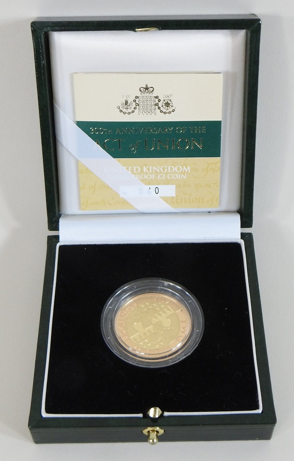 A 22 carat gold £2 proof coin, 2007, to commemorate the 300th anniversary of the Act of Union, - Image 5 of 6