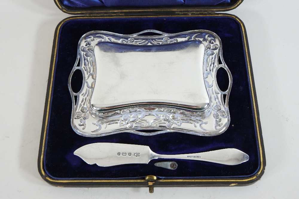 An Edwardian silver butter dish, with a glass liner and knife, Birmingham 1903, cased, - Image 13 of 15